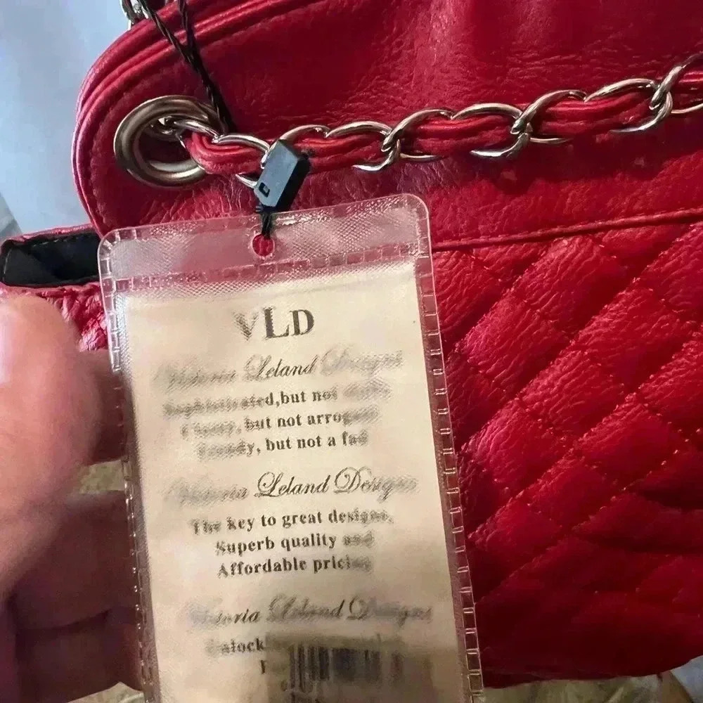 Victoria Leland designs red quilted rosette crossbody bag - Picture 5 of 7